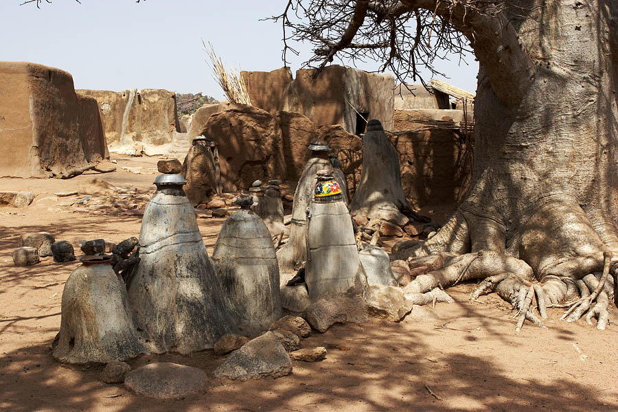 305   Fetishes   Tengzugu